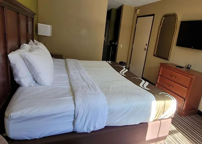 Quality Inn & Suites Columbia I-70