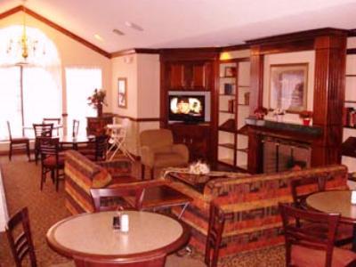 Hotel Quality & I-70 2*