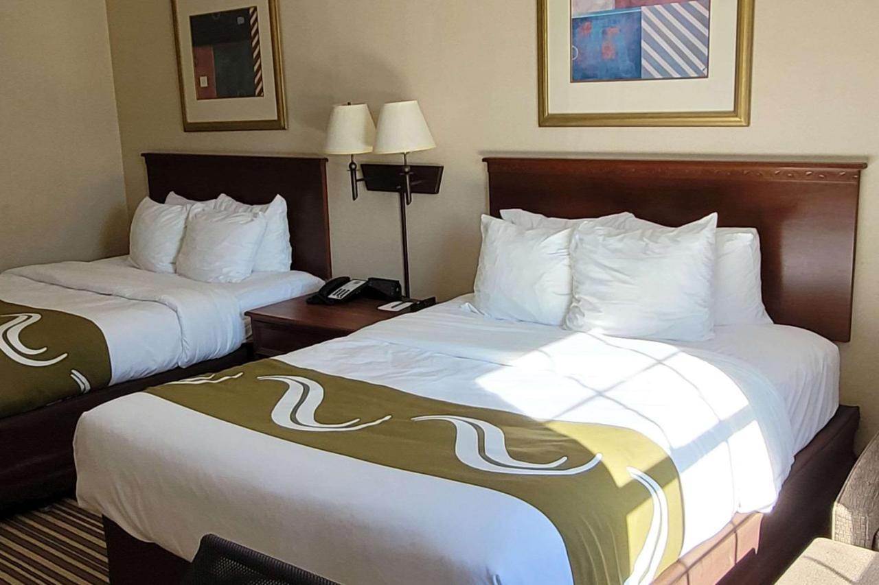 Quality & I-70 Hotel Columbia